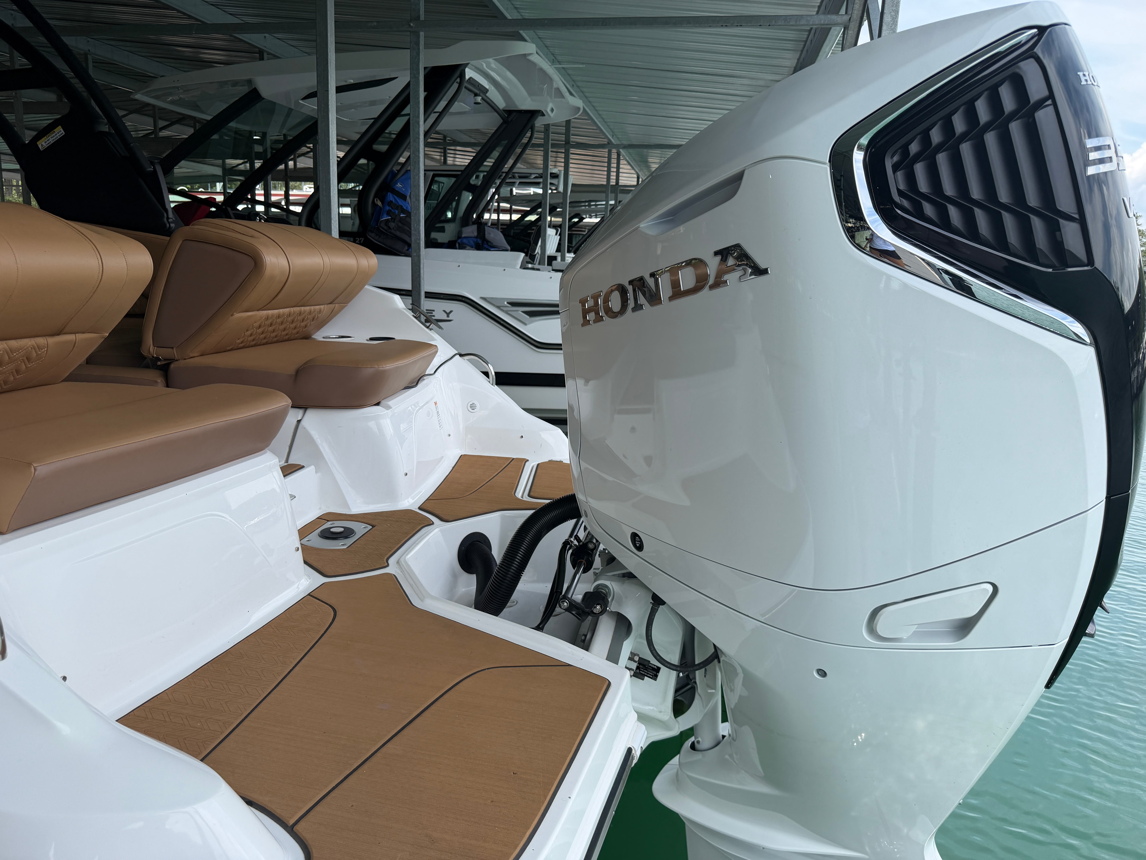 Hurricane deck boat interior