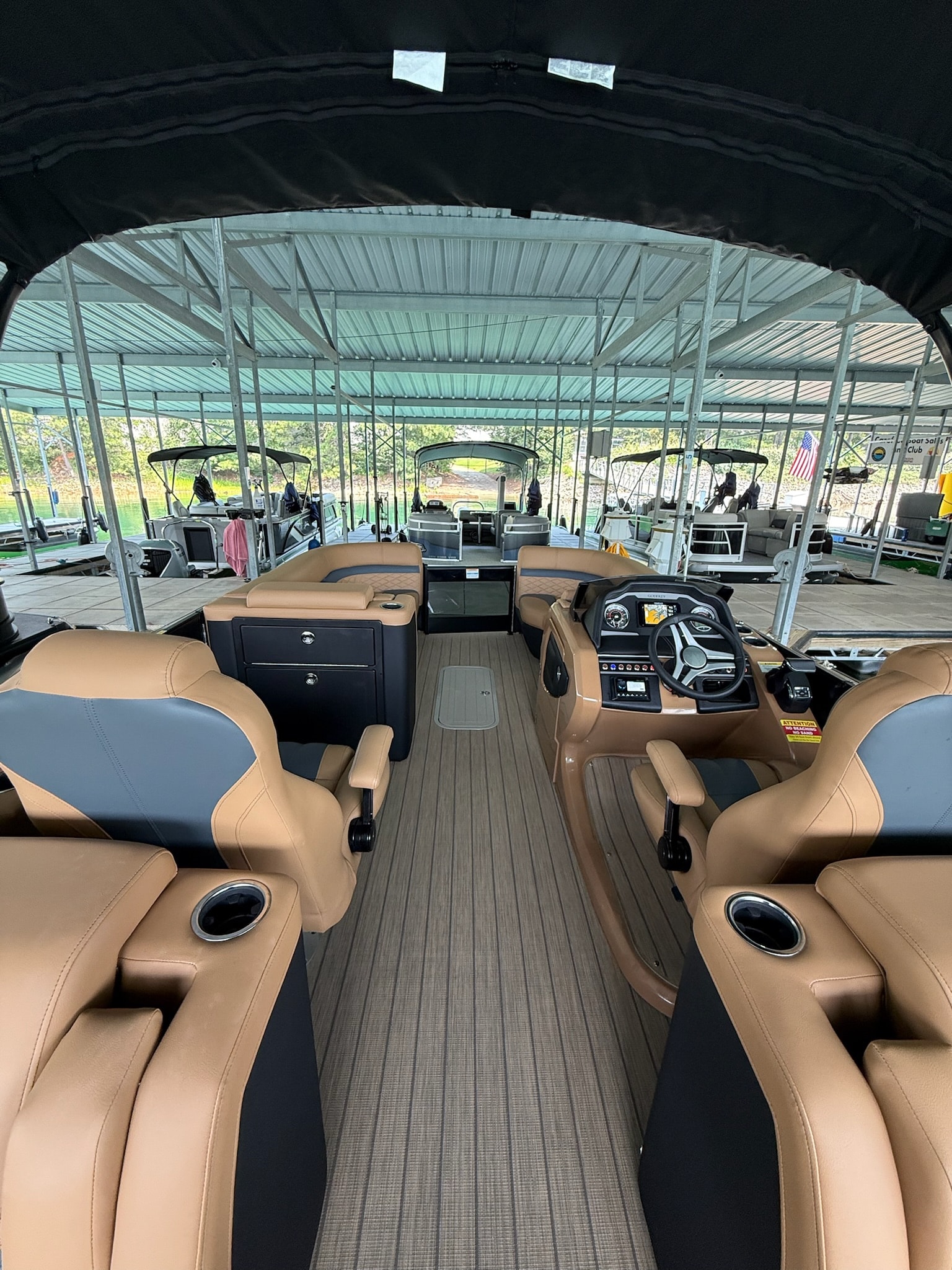 2027 Godfrey Monaco ULC — photo 6 of 6